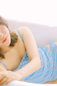 不扣钮的女孩
